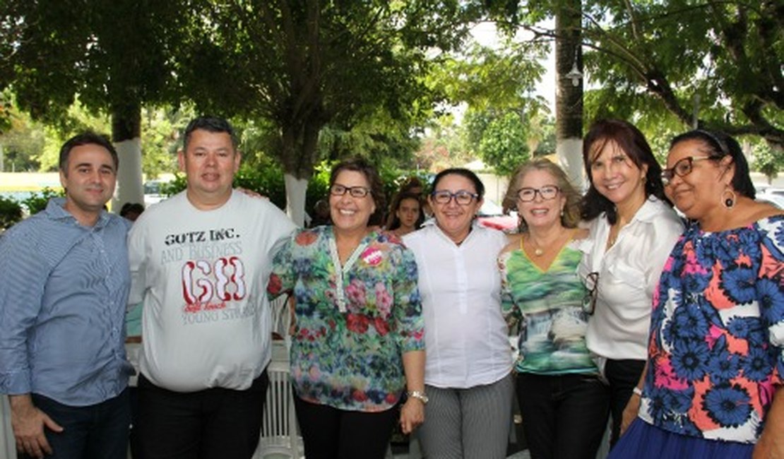 Prefeita comemora Dia do Professor junto com os educadores