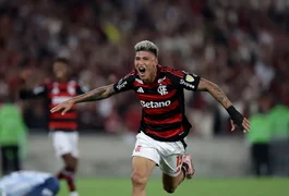 Carrascal decide e Flamengo fica em vantagem na semi da Libertadores