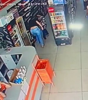 Trio de mulheres furta produtos em supermercado de Arapiraca