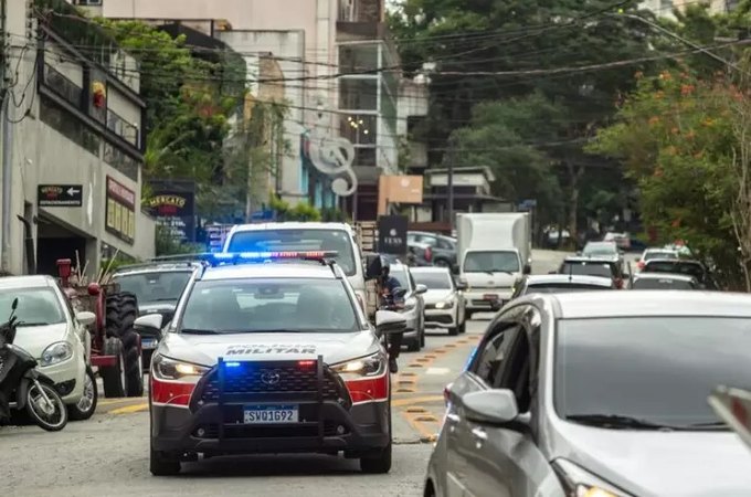 Mulher é morta a tiros em SP e ex-namorado é preso horas depois em pedágio