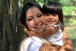 Maíra Cardi explica ausência nas redes e lamenta internação da filha