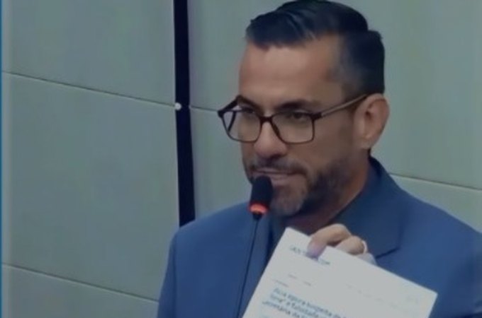 Vereador Leonardo Dias cobra exoneração de secretária citada em suposta fraude e dispara contra Rodrigo Cunha: “Só assume a prefeitura de fato depois da eleição”