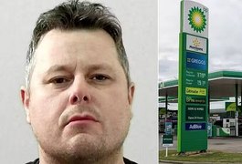 Professor é flagrado usando apenas sutiã em 'ato sexual' em banheiro feminino e acaba banido de dar aulas