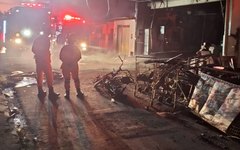 Supermercado fica destruído em incêndio