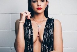 Decotão de Bruna Marquezine no 'Caldeirão de Ouro' conquista a web