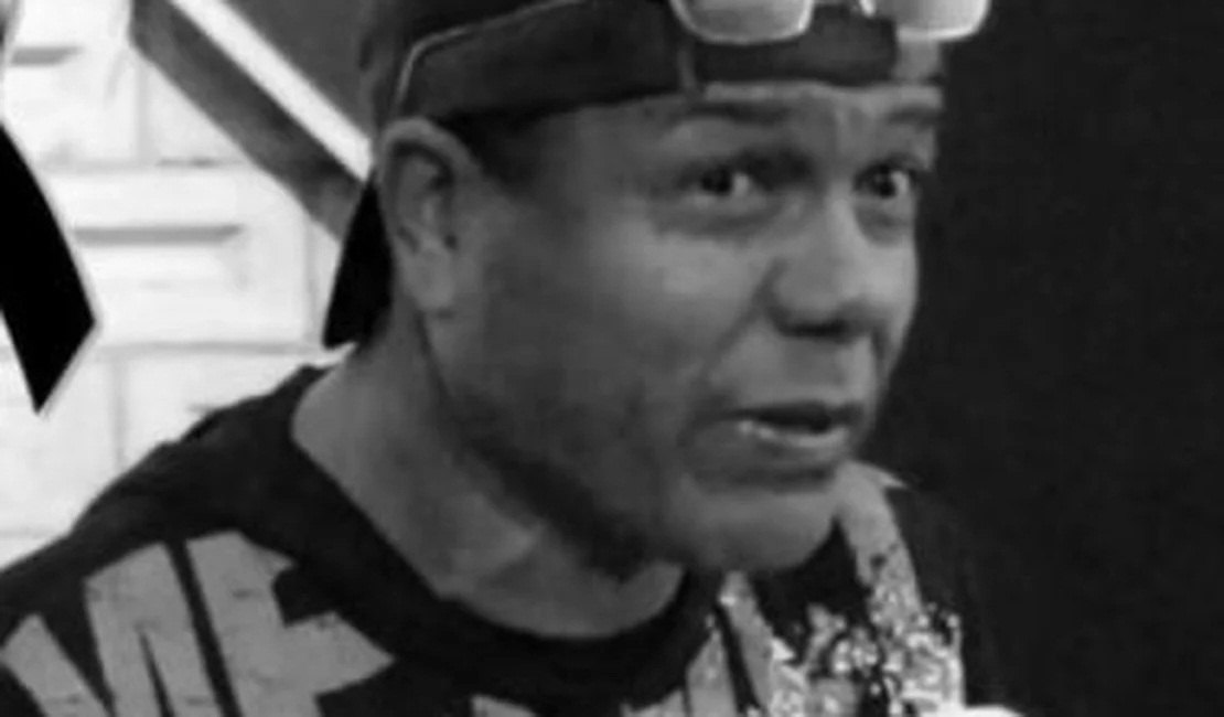 Ex-vocalista da banda Calcinha Preta é assassinado dentro de casa, em Aracaju