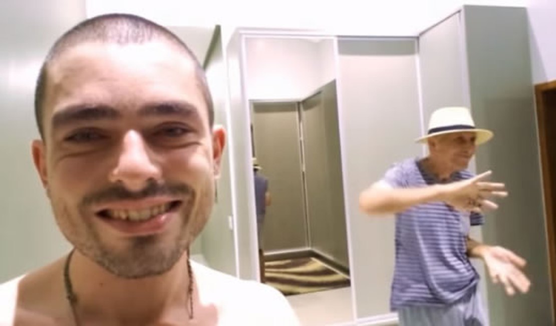 Filho se emociona após pai com Alzheimer o reconhecer; tratamento foi feito com óleo de cannabis