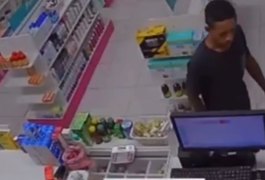 Suspeito de assalto é preso duas horas após o crime, no interior alagoano; câmeras flagraram o crime