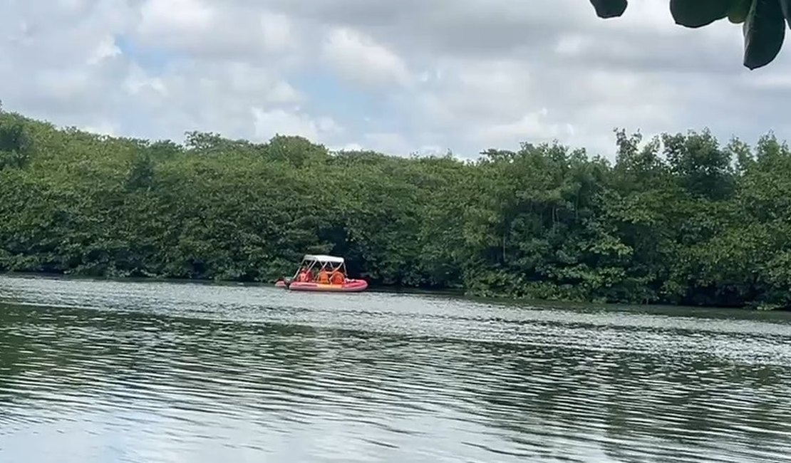 Polícia faz buscas em ilha da Lagoa Mundaú para localizar quatro desaparecidos em Maceió