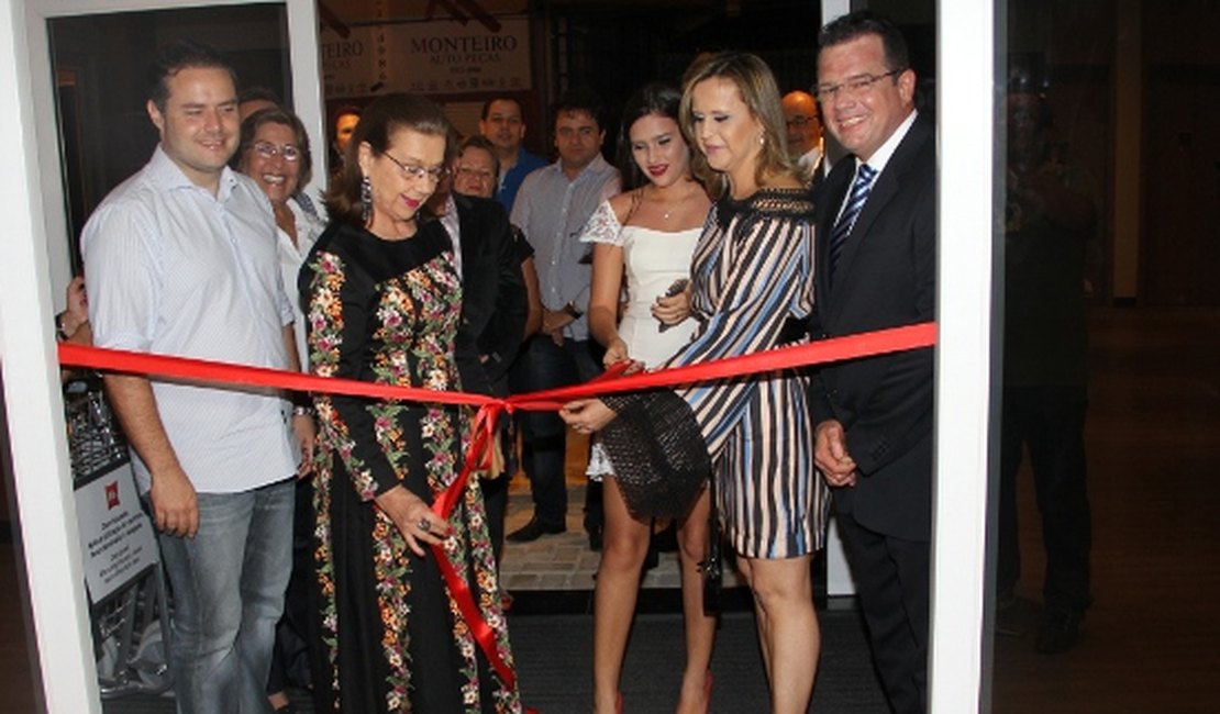 Governador e Prefeita participam da inauguração do Hotel Íbis, em Arapiraca