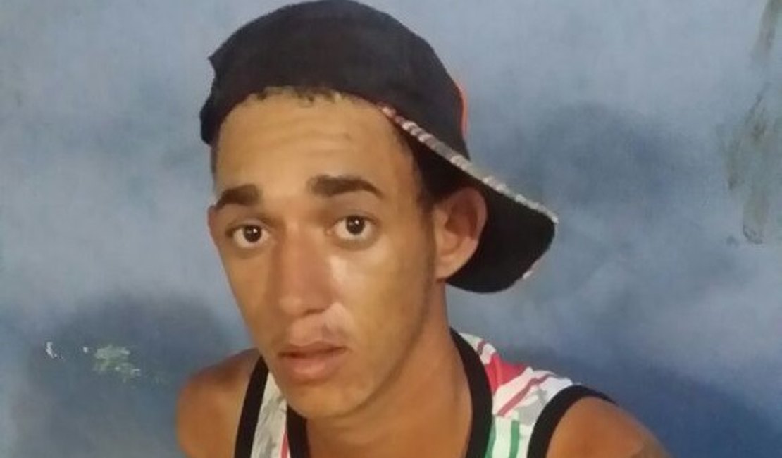 Jovem é detido com simulacro de arma de fogo em Arapiraca