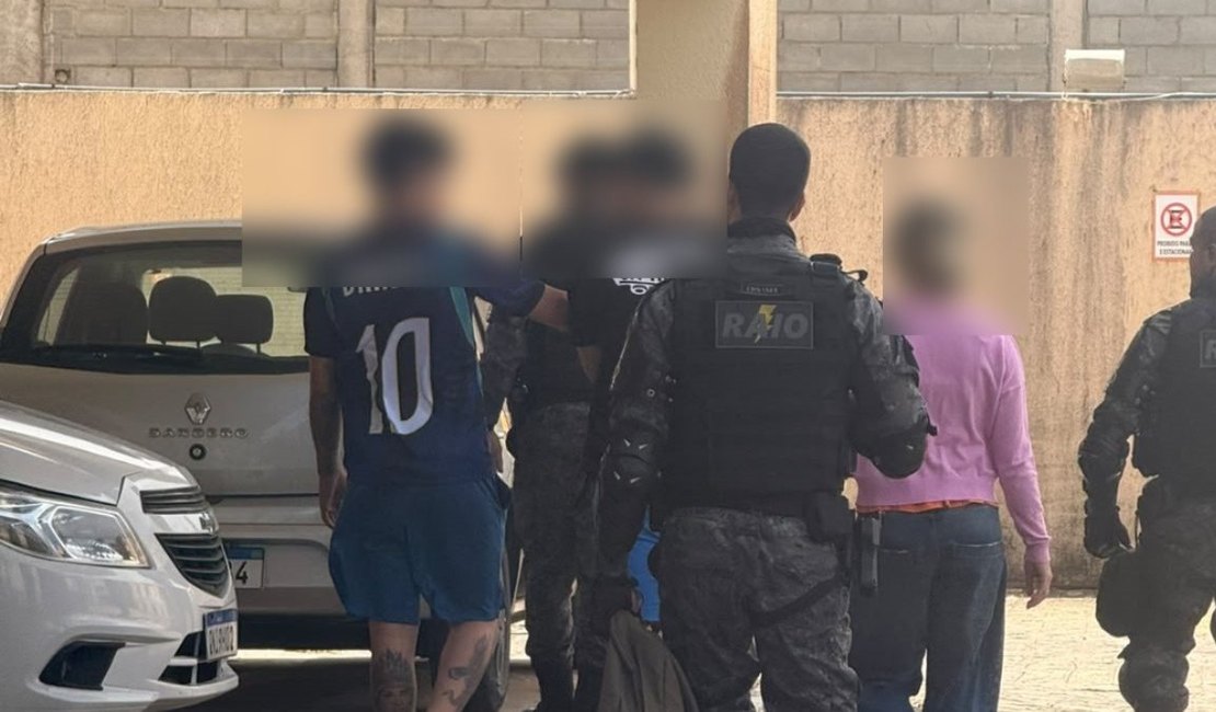 Denúncia de violência doméstica leva PM a prender dois suspeitos por tráfico de drogas em Maceió