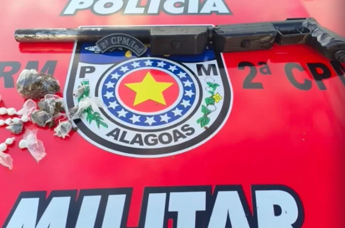 Polícia Militar prende suspeito por tráfico de drogas e apreende arma de fogo no bairro da Pescaria