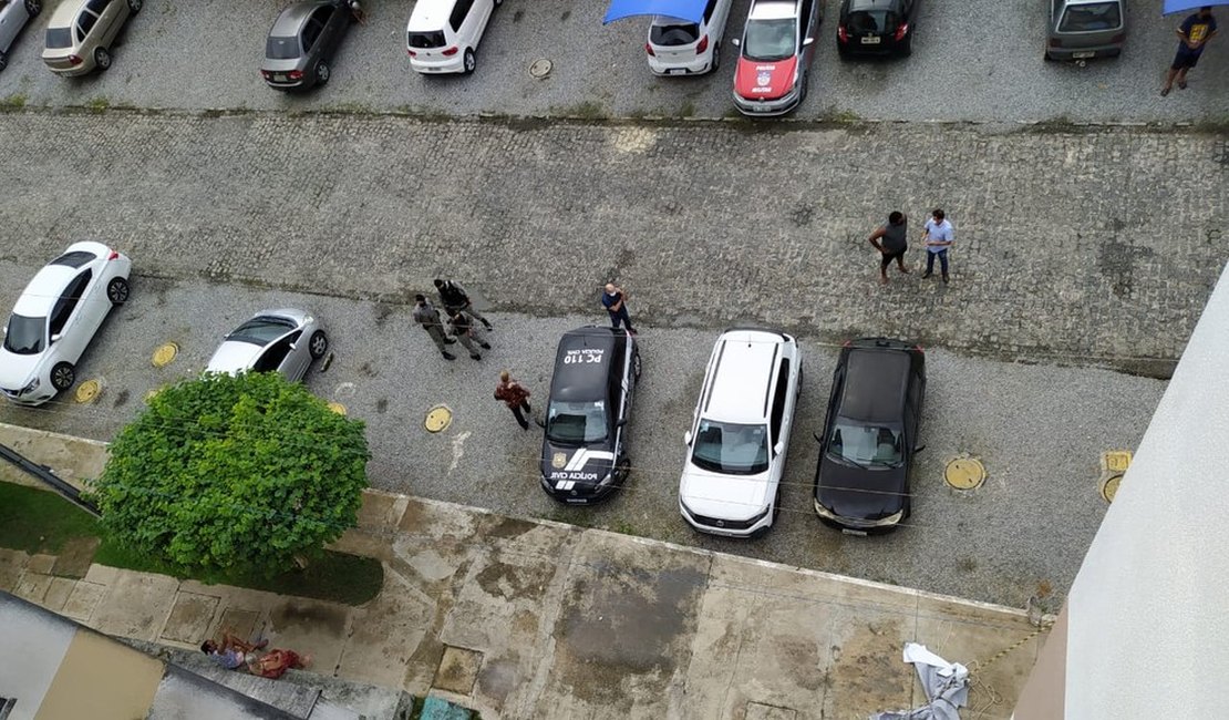 Pintor leva choque, cai de prédio de cinco andares e morre, em Maceió