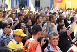 Confira quais categorias paralisam atividades na greve geral desta sexta (28), em AL