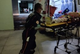 Vídeo. Ciclista fica gravemente ferido após ser atingido por caminhão na AL 110, em Arapiraca