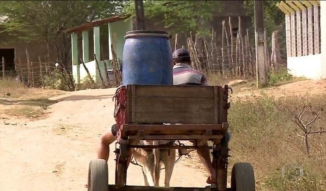 Operação Carro-Pipa é retomada em Arapiraca e mais 37 cidades em situação de emergência por causa da seca