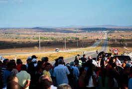 Governo Trabalhando: duplicação da AL-220 chega a Jacaré dos Homens e Monteirópolis