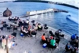 Mulher morre e outra fica ferida em acidente com ﻿Jet Ski em ﻿Aracaju; Assista o momento do acidente