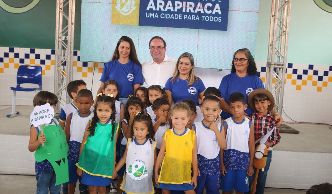 Luciano Barbosa entrega escola no Povoado Alazão, em Arapiraca