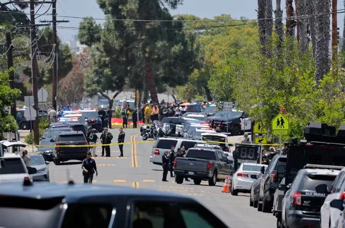 Atiradores invadem Centro Islâmico e matam 3 pessoas em San Diego, nos EUA