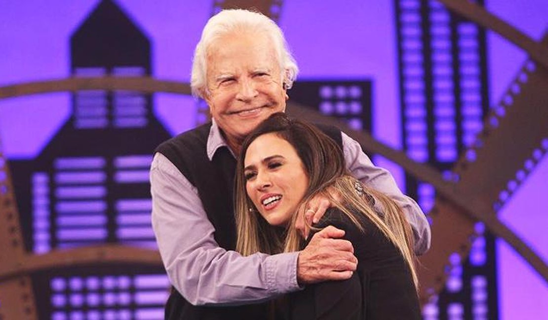 Cid Moreira arranca risadas de seguidores de Tatá Werneck: 'Você só é estranha, feia não é'