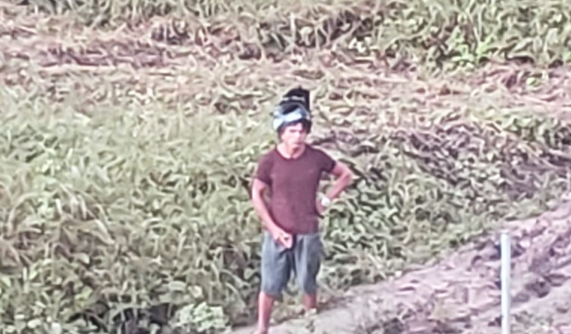 Vítima denuncia homem que está se masturbando vendo mulheres passarem na rua em Arapiraca