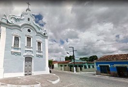 Homens armados rendem padre e levam carro de paróquia em Santa Luzia do Norte