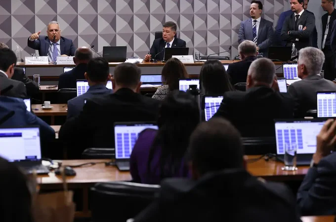 Mendonça proíbe CPMI do INSS de acessar dados de Vorcaro em sala-cofre