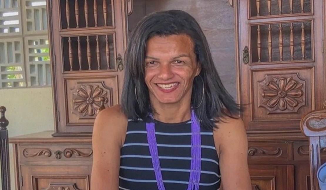 Mulher trans espancada no Sertão está internada em Arapiraca e em coma
