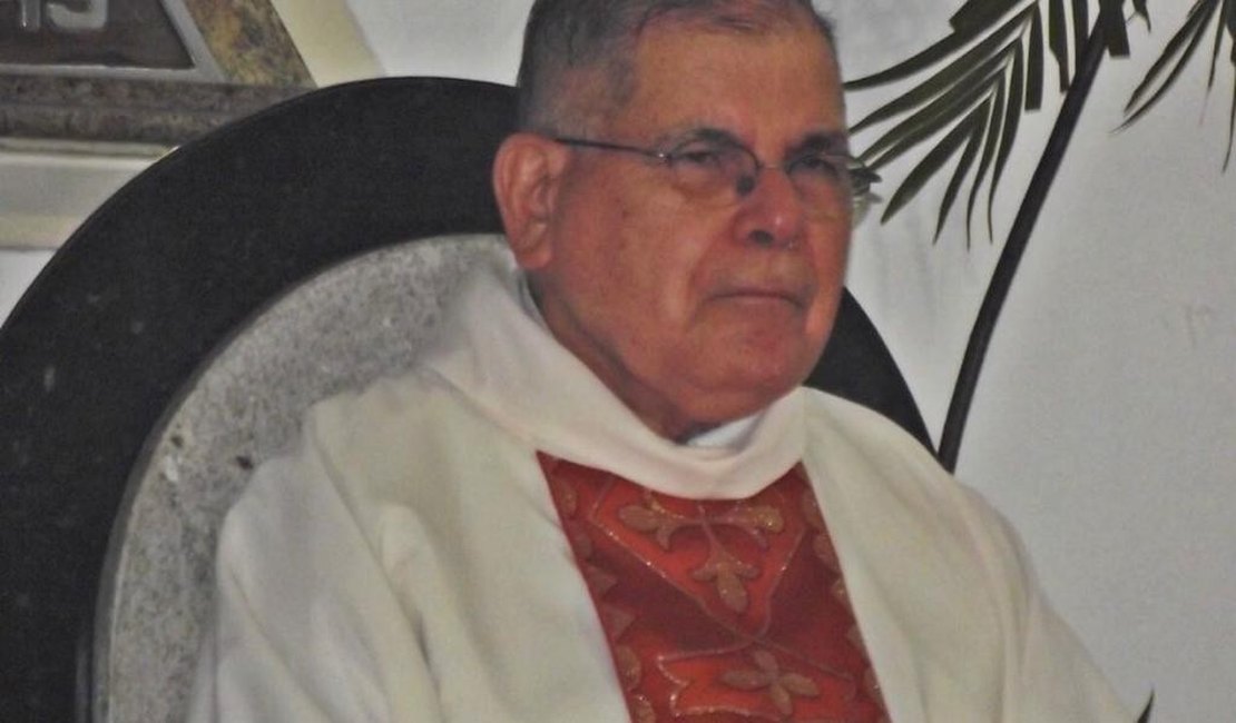 Após dias internado, monsenhor Delfino Barbosa recebe alta médica