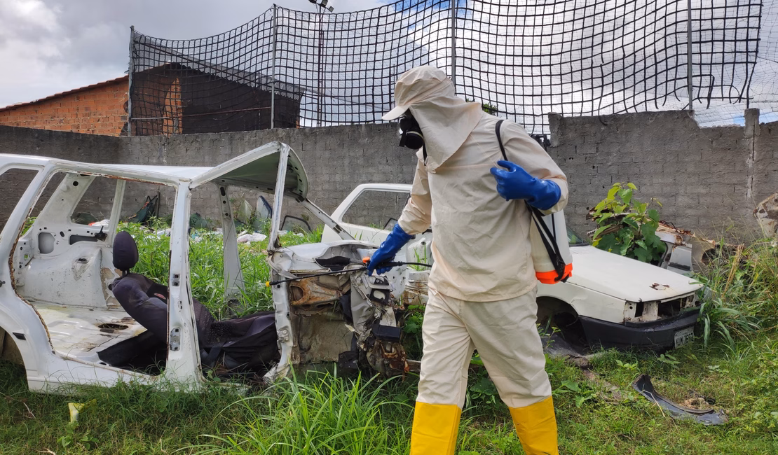 Prefeitura de Penedo realiza borrifação de larvicida como técnica de combate à dengue