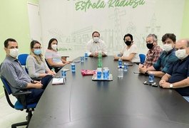 Luciano Barbosa faz reunião com diretores de hospitais para traçar protocolos contra covid-19