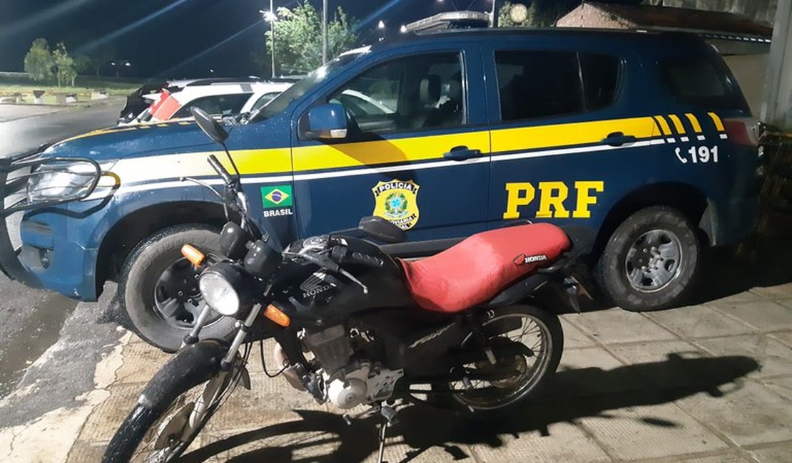 PRF Alagoas prende homem por receptação de moto na BR 101, Agreste de Alagoas