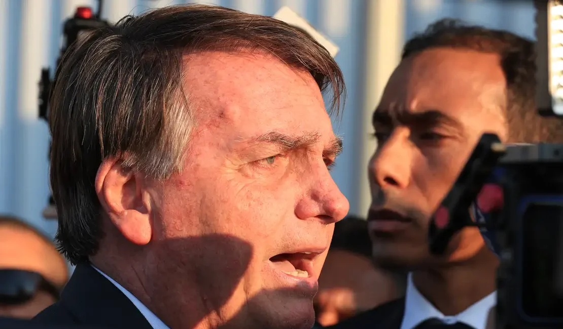Bolsonaro tem alta hospitalar após passar por cirurgia no ombro