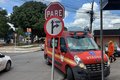 Colisão em cruzamento envolve dois carros e deixa mulher ferida em Arapiraca