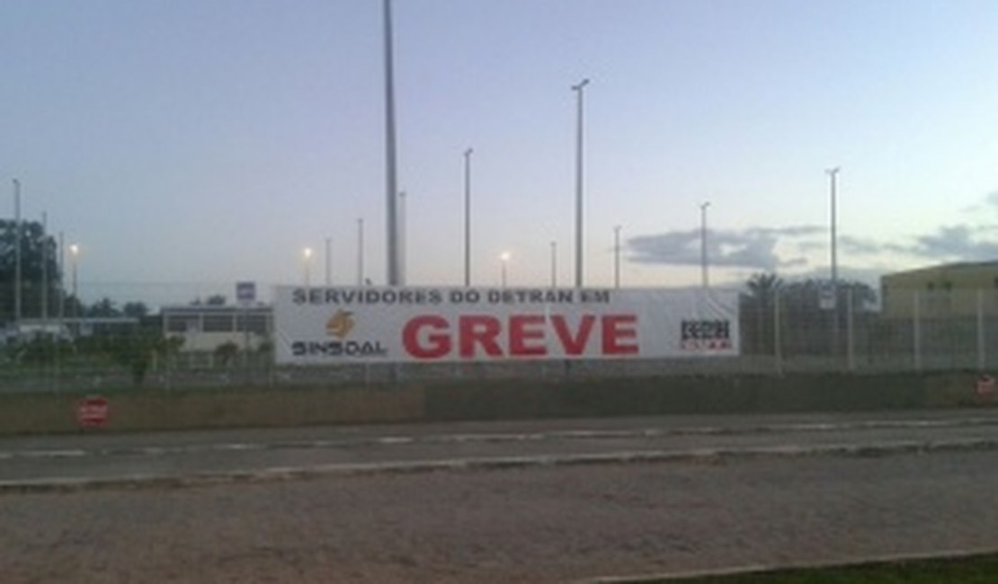 Servidores decidem suspender greve e Detran volta a funcionar nesta terça-feira