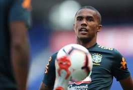 Ex-Grêmio e Seleção Brasileira, Douglas Costa tem prisão decretada por dívida de R$ 492 mil em pensão alimentícia