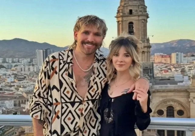Casal 'aberto' é criticado após revelar que apenas a mulher faz sexo com outras pessoas
