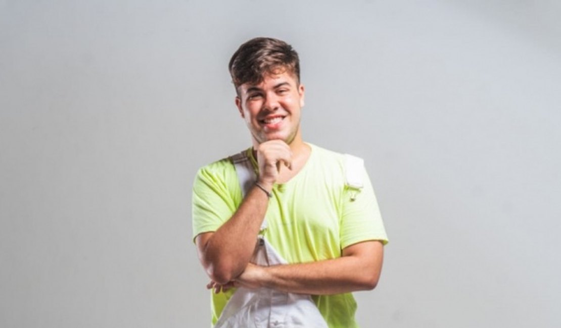 Alagoano Alvaro Neto comanda o Twitter da cantora Marília Mendonça durante live