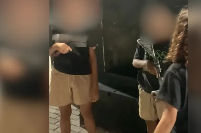 Adolescentes simulam assalto para 'novelinha' nas redes sociais e são baleados por policiais no Ceará