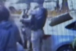 Homem é preso após agredir bebê ao achar que casal usava boneca 'reborn' para furar fila