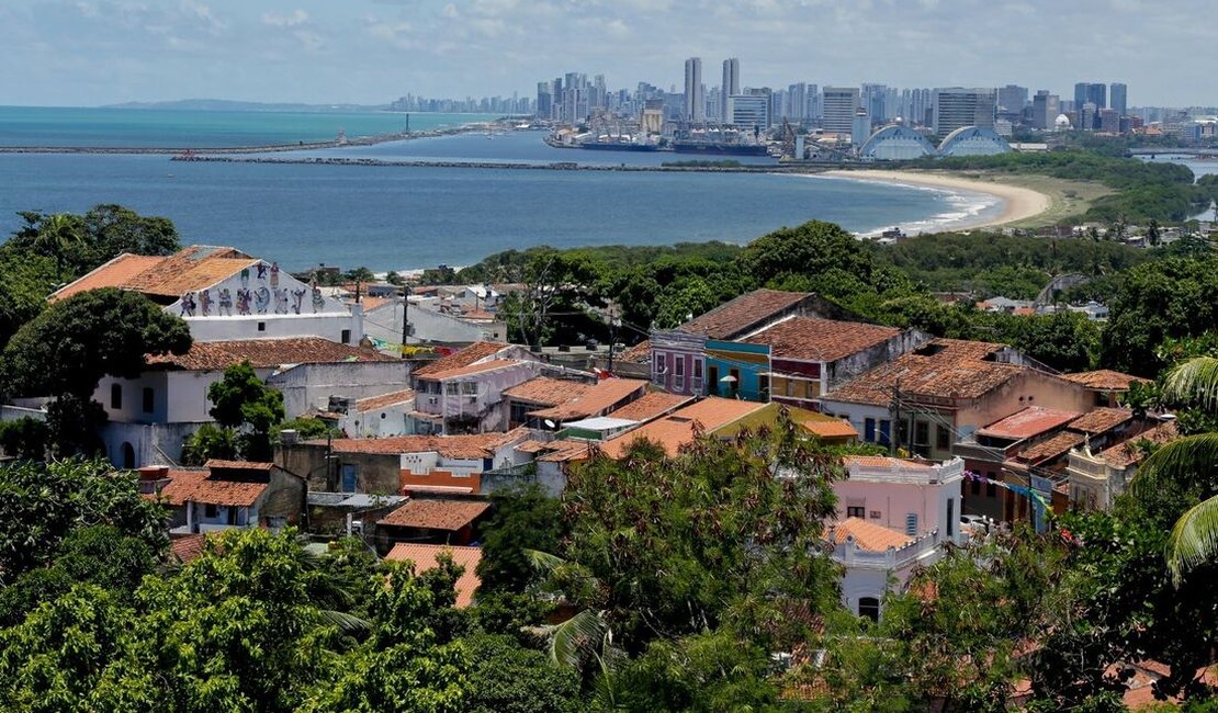 Homem escuta gritos e mata criminoso que tentava estuprar vizinha em Olinda (PE)