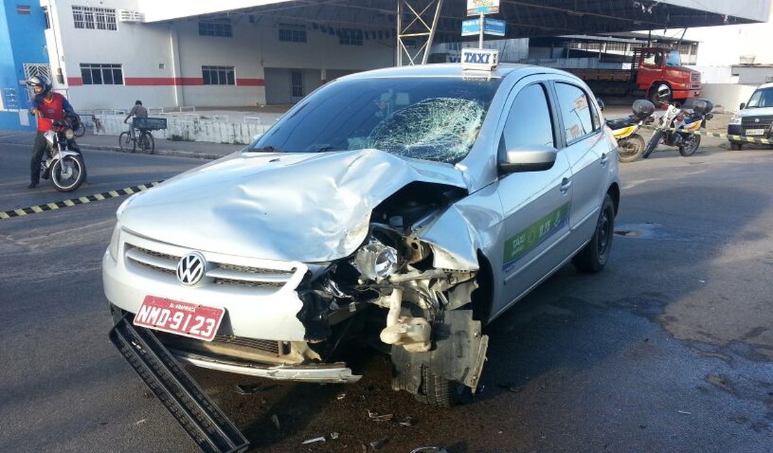 Acidente de trânsito deixa jovem com traumatismo craniano em Arapiraca