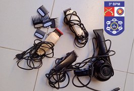 Vídeo. Menor é apreendido com materiais furtados de barbearia; crime foi flagrado por câmeras de segurança