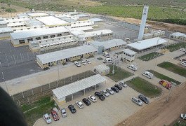 Mulheres são flagradas tentando entrar com drogas em unidades prisionais de Alagoas