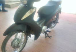 Moto roubada ontem é encontrada hoje no Vale da Perubaca, em Arapiraca