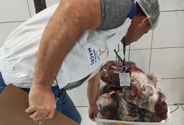 Vigilância Sanitária apreende 80kg de carne estragada em frigorífico de Maceió