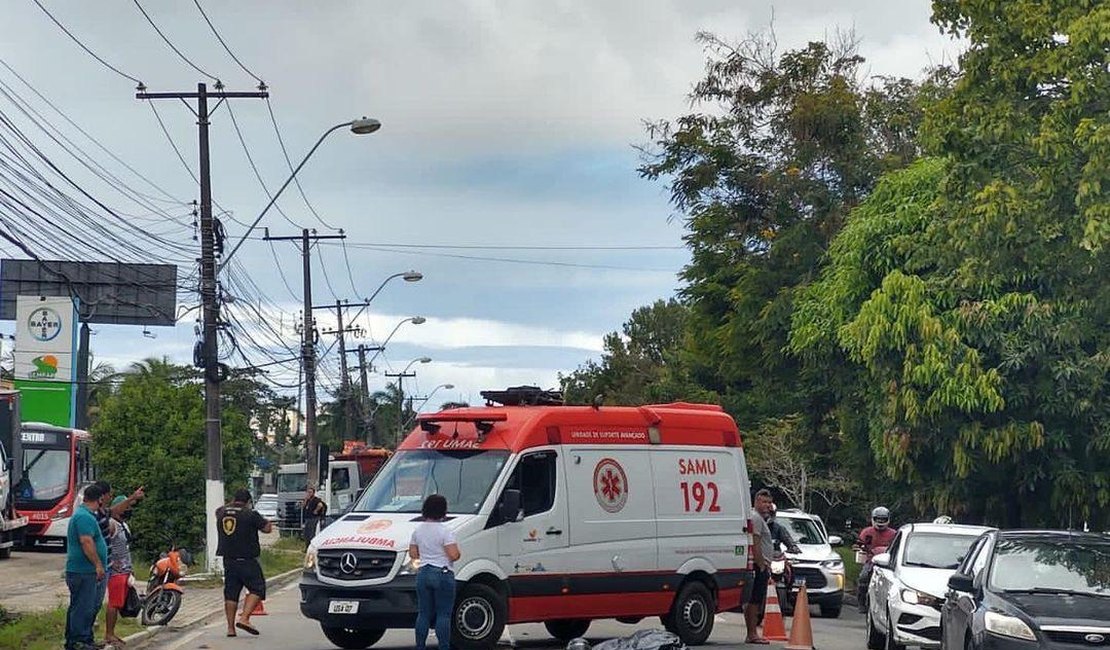 Morre a segunda vítima de colisão entre carro e motocicleta em avenida de Maceió