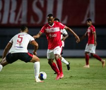 CRB vence o Moto Clube por 2 a 0 no Rei Pelé e avança para a fase de grupos da Copa do Nordeste